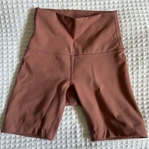 Lululemon Wunder Train High Rise Short